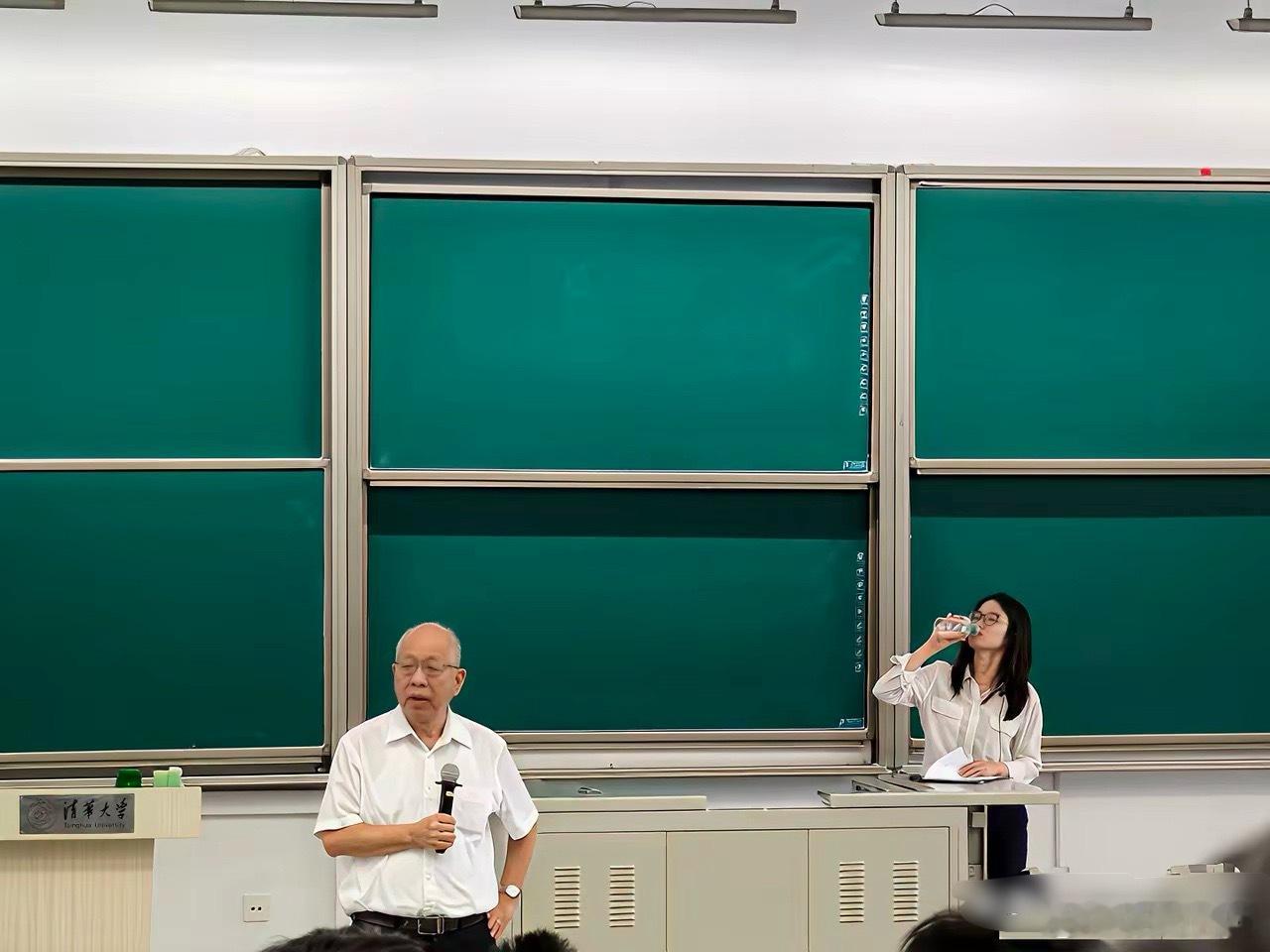 王虹最厉害的，不是她演讲时有邱老亲自为她做开场白，也不是她35岁就拿到了菲尔兹奖