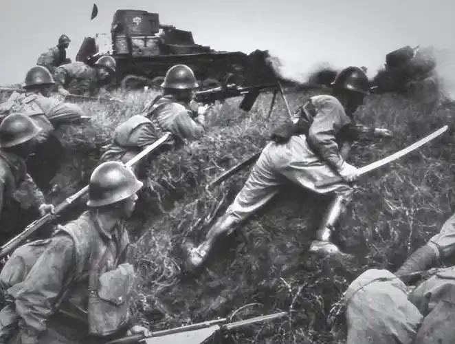 李鸿章想不到，日本敢于发动甲午中日战争。 张学良想不到，日本敢于发动九一八事