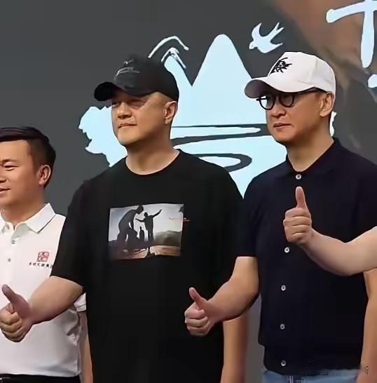 李亚鹏，引发热议。8月3日，55岁的李亚鹏，冲上热搜，这一次，不是因为女儿李