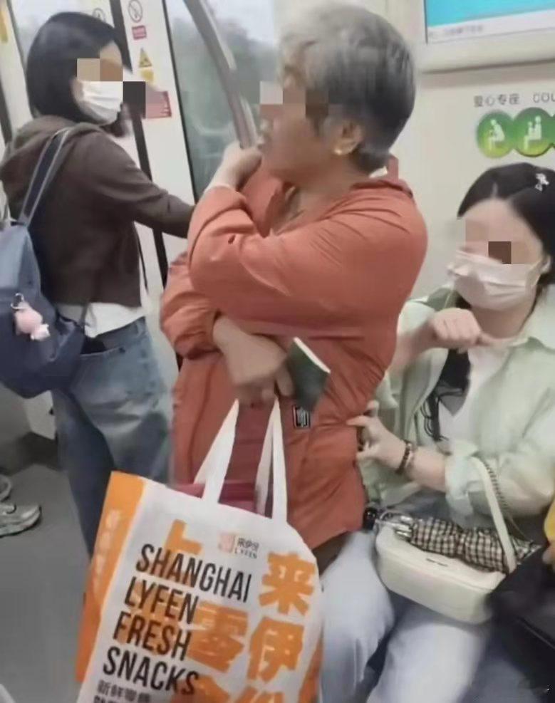 说实话遇见这几种情况你会让座吗？​​​