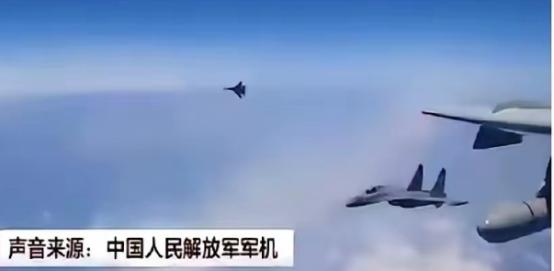 美国飞行员发现一个百思不得其解的怪现象每次中国战机伴飞，既不是歼16、也不是歼2