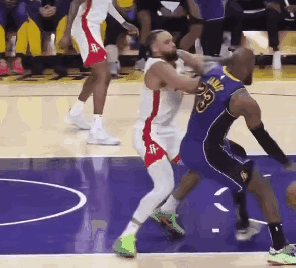 狄龙：很遗憾我的两次技犯都是来自勒布朗，也会损失几千美元，但是我不在乎。与最伟大