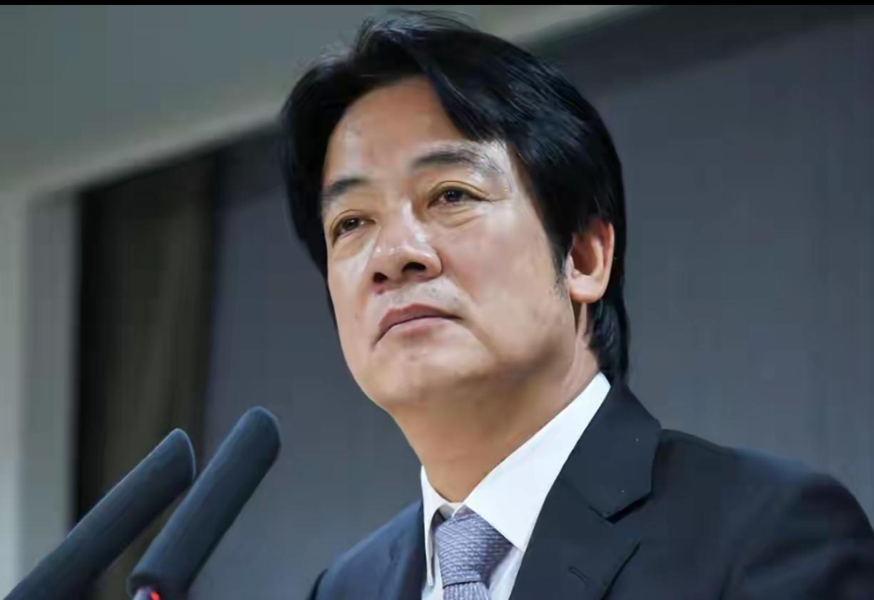 台湾地区的现行“宪法”本来就规定坚持一个中国、追求国家统一，可民进党当局及其官员