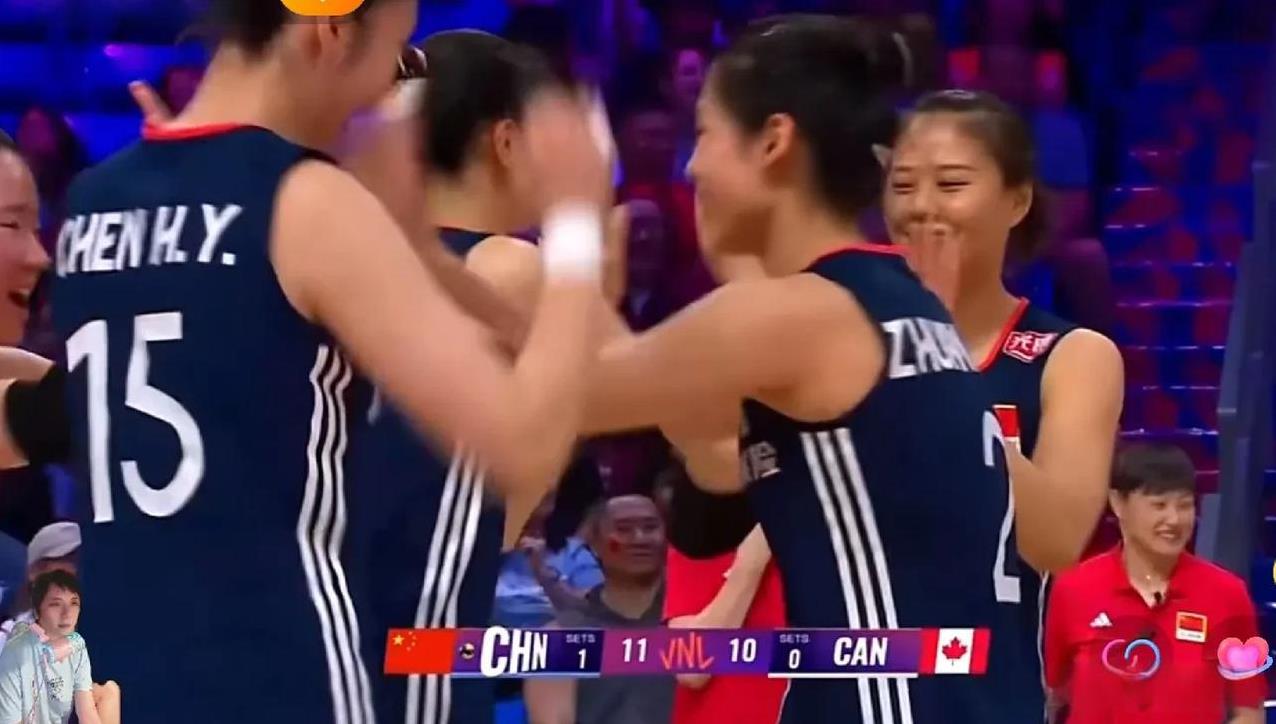18：5，中国女排兵不血刃拿下第二局，加拿大毫无还手之力。和加拿大的比赛中国队