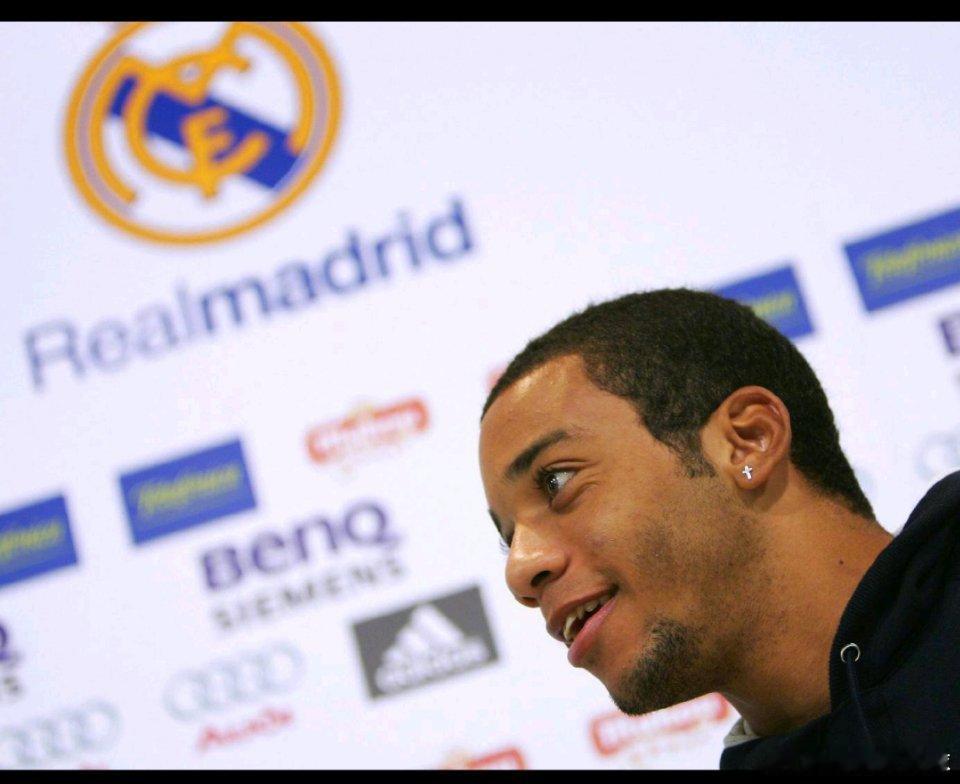 1月1日讯19年前的今日，2007年1月1日，皇家马德里官宣以650万欧元转会