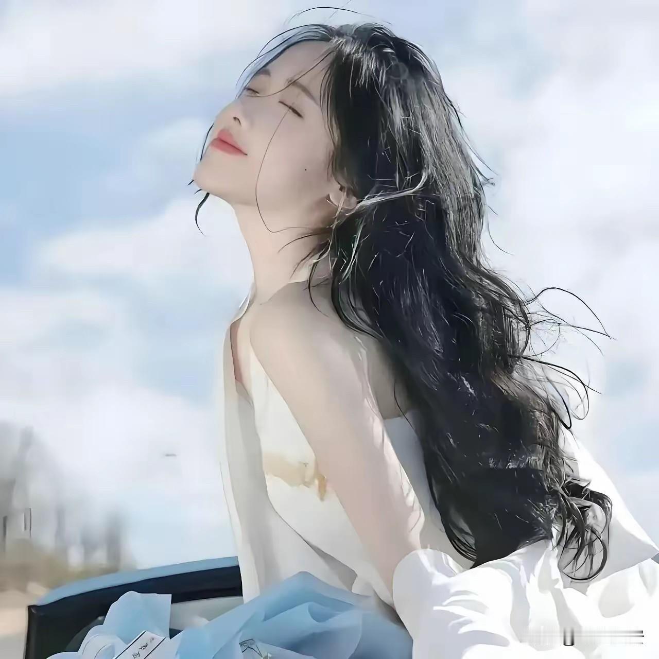 翻过脸的人，如果突然转身对你好，你就要小心了。因为：对你好，可能是装