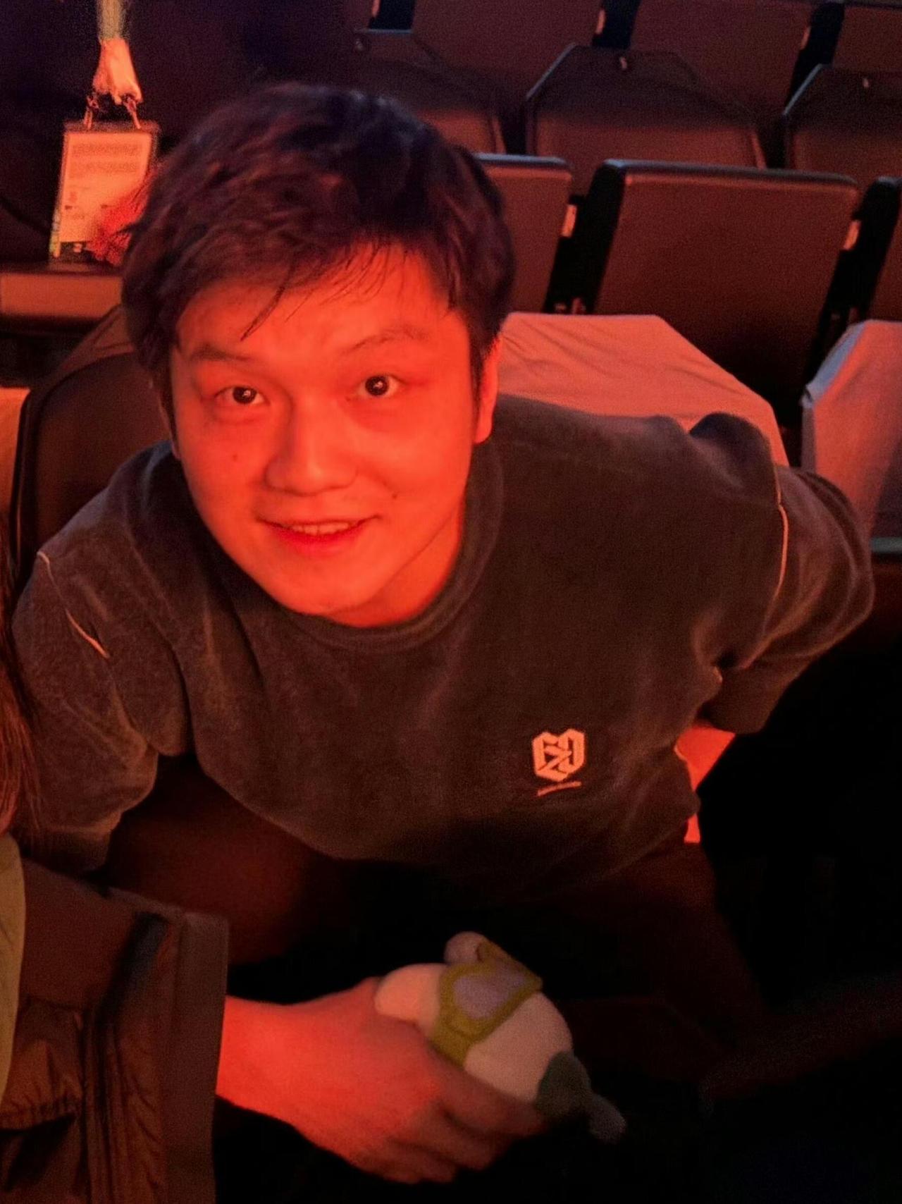 尽力了，去红大挑战，真的还是好红彤彤，希望振东一路长虹！当红不让，尽力大紫大红