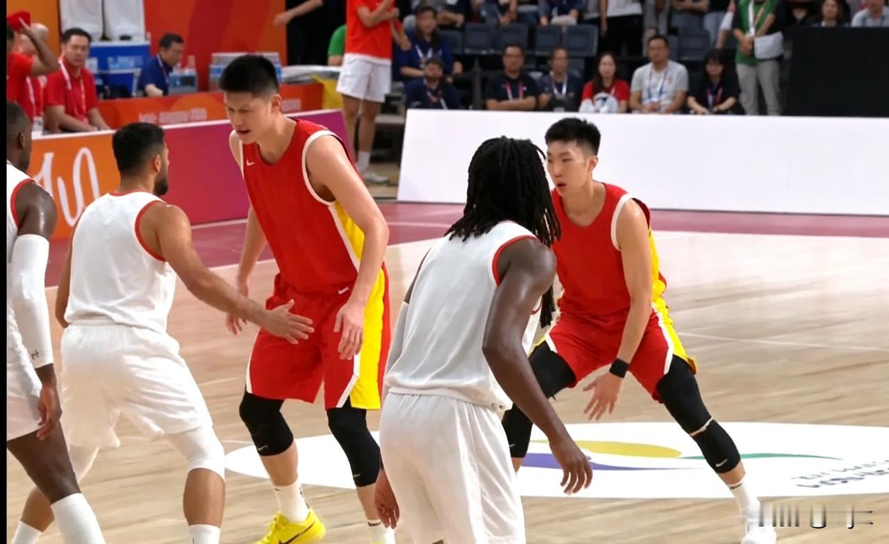 105-59，亚运男篮中国队以46大胜巴林，比赛从第一节就早早失去悬念。赛前