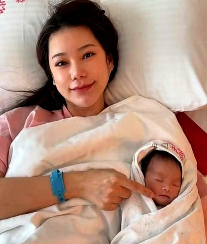 生完孩子第七天，马筱梅踩上电子秤，盯着48.35公斤的数字直喊委屈。你敢信这是一