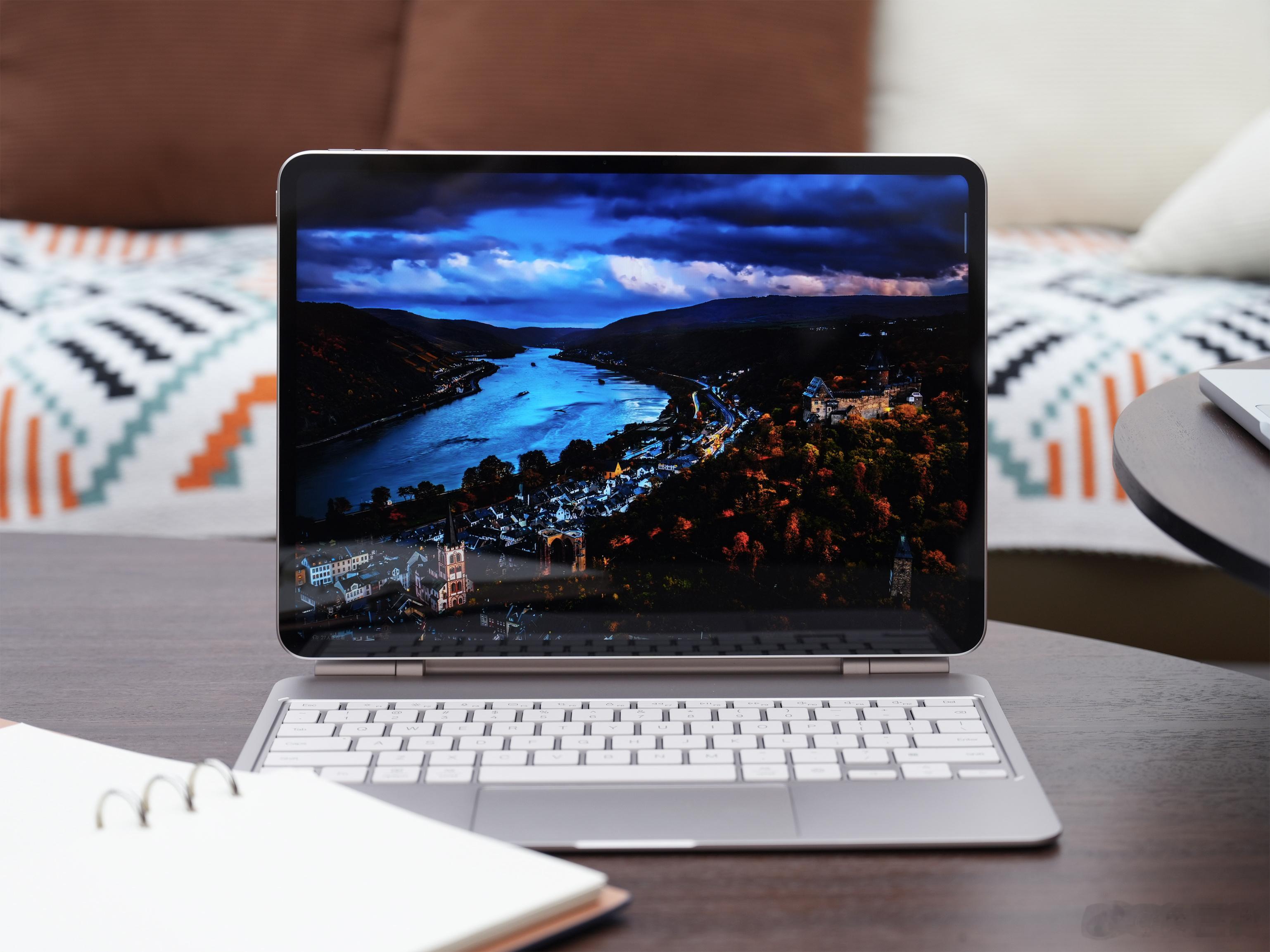 现在你真的可以把OPPOPad5Pro当生产力工具使用了，配上全新的悬浮键