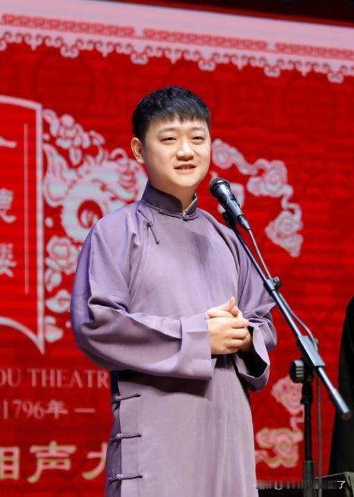当年的德云四公子，孟鹤堂、张云雷、宁云祥、曹鹤阳，除了宁云祥其他那三位如今都是角