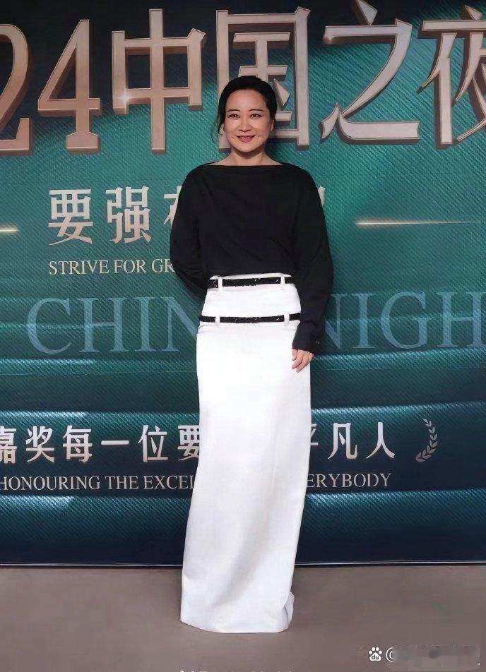 贾玲又美出新高度，型女范气质十足​