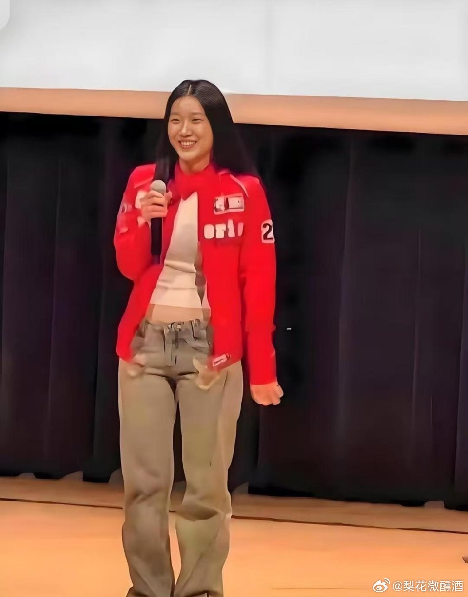 陈奕迅的女儿出道了，金不少网友直言撞脸刘亦菲