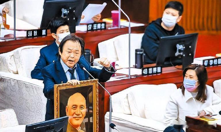 台湾地区议员王世坚的那段“没出息”视频，其实骂的是蒋万安。蒋万安就任台北市长