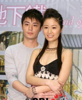 当年的霍建华妥妥的一枚乖乖仔类型的靓仔，林心如不管啥时候看起来都是他姐姐的感觉，