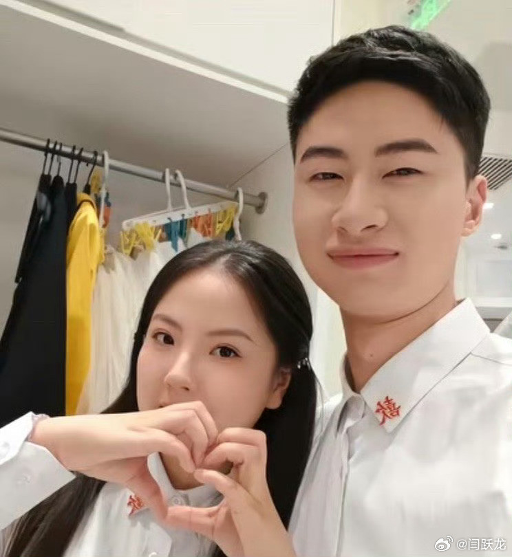 庞众望回应女友发布结婚登记照10月2日，“寒门贵子”庞众望的女友百里晗雨在社交