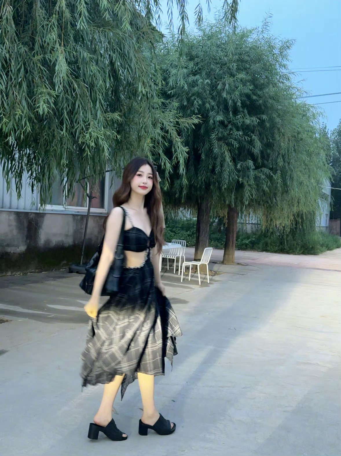 虞书欣2023.7.23🐟大家早安～美美滴连衣裙ootd💅🏿专