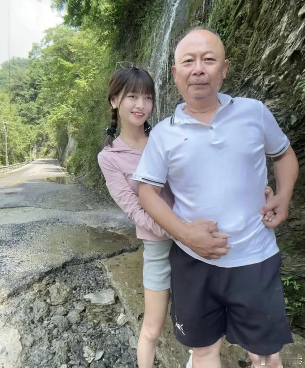 爱情不分年龄～～我信了。​​​