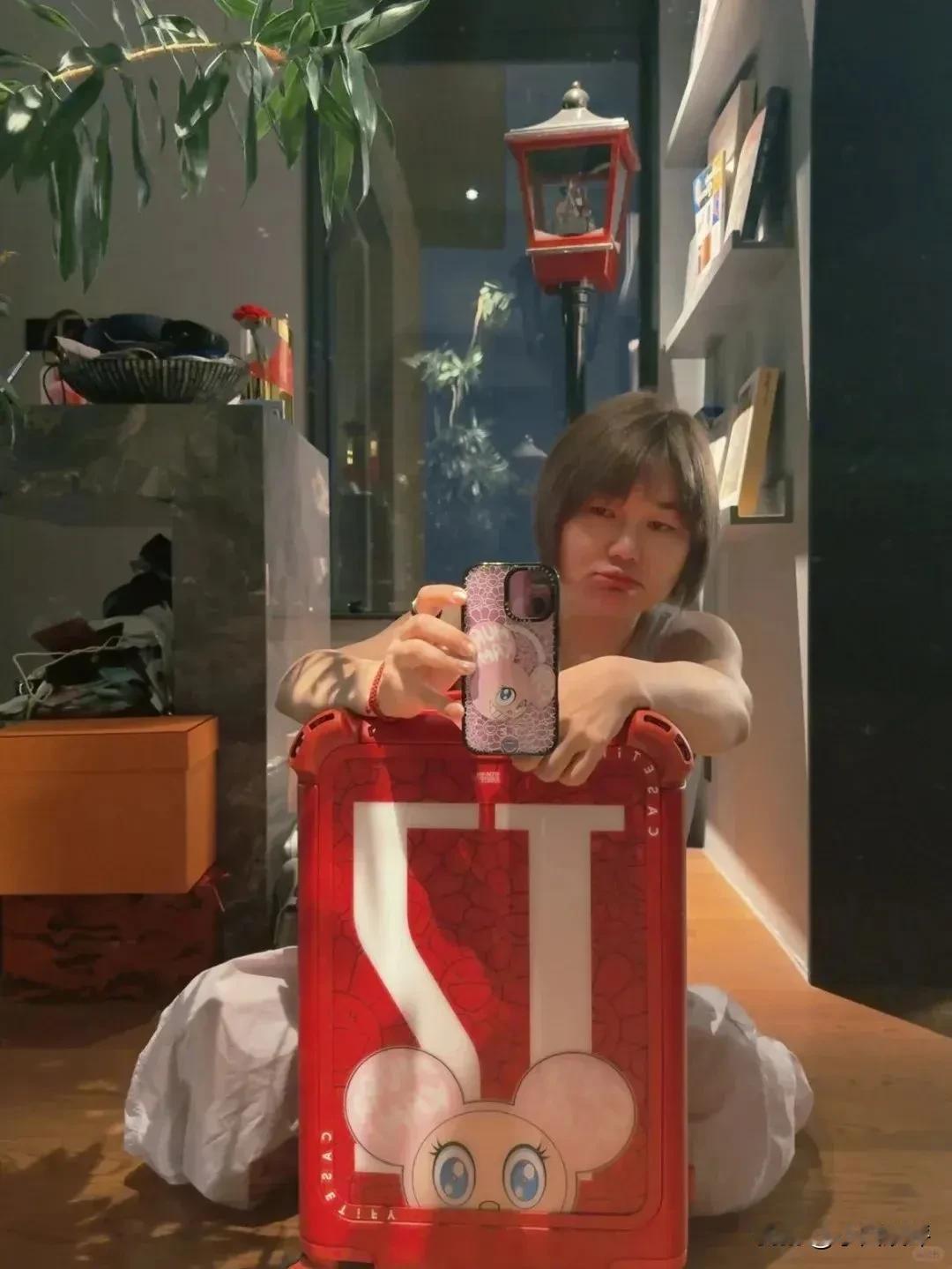 杨天真去国外留学了，很久没有刷到她的，发现她瘦了好多啊！她现在的体重不到60公斤
