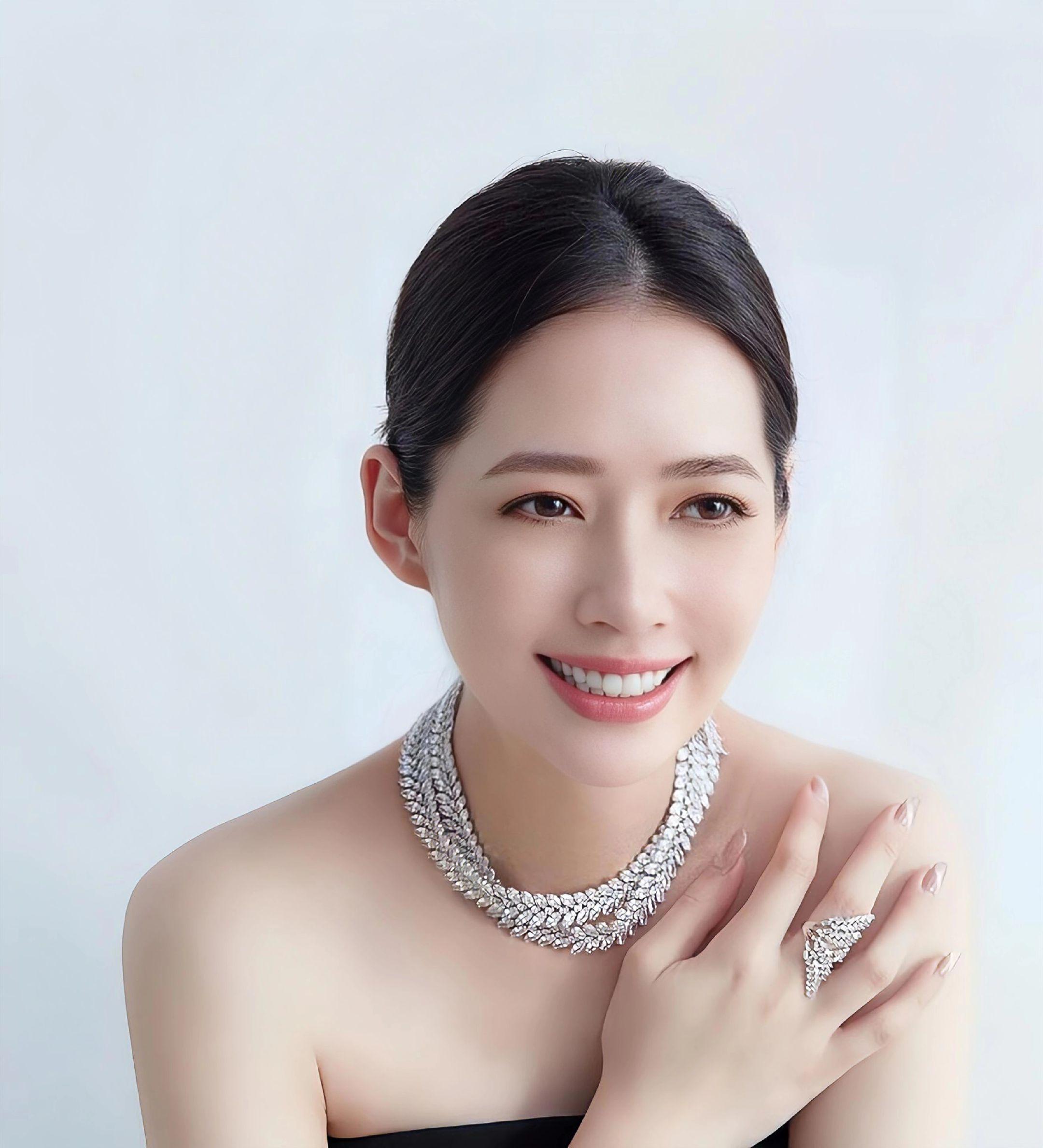 谁懂！全网都羡慕郭碧婷继承438亿豪门遗产，活成顶级人生赢家，可向太直...