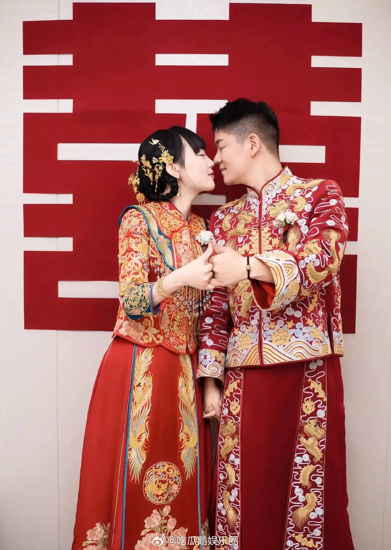 陆虎妹妹的婚礼好热闹，还上了热搜，因为她有个明星哥哥和明星嫂子！兄妹俩长得真的挺