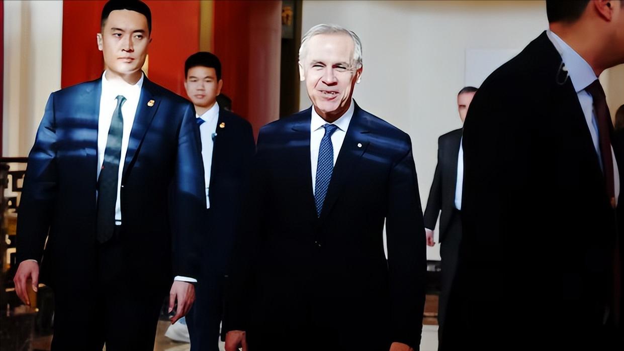 加拿大总理卡尼访华，赚麻了？据报道，霍奇森在签署多项能源备忘录后显得非常激动，甚