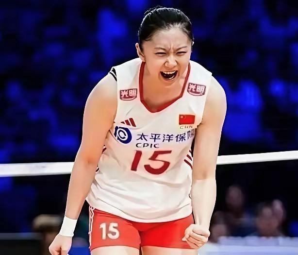 从“幸运儿”到“争议焦点”，陈厚羽亚锦赛表现能否站稳国家队。陈厚羽这次亚锦赛打