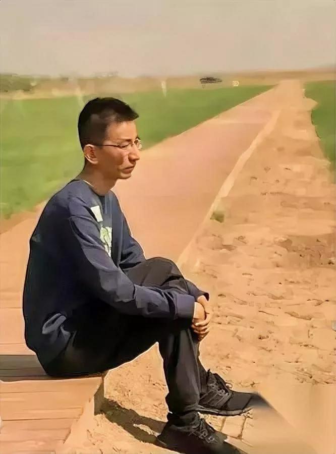 孙东旭走了！职场真相扎心当年对董宇辉的态度，成了致命伤？从高管到离职，孙