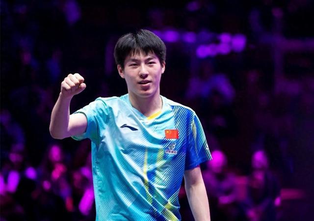 小将温瑞博闯进半决赛！刚刚结束了一场WTT重庆冠军赛男单1/4决赛较量，男单