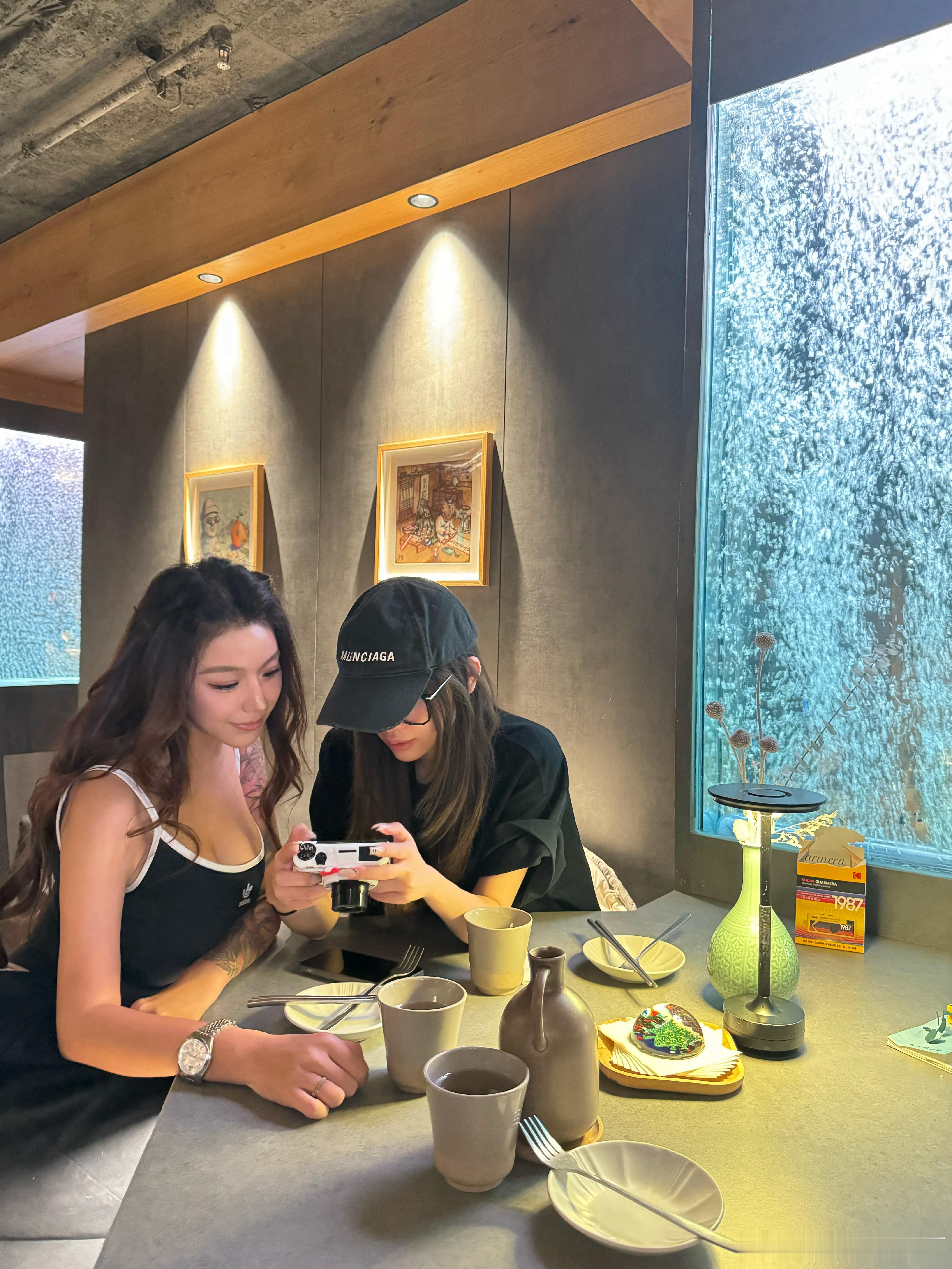 吃一顿年夜饭就要各自回去过年囖3小时笑了800回