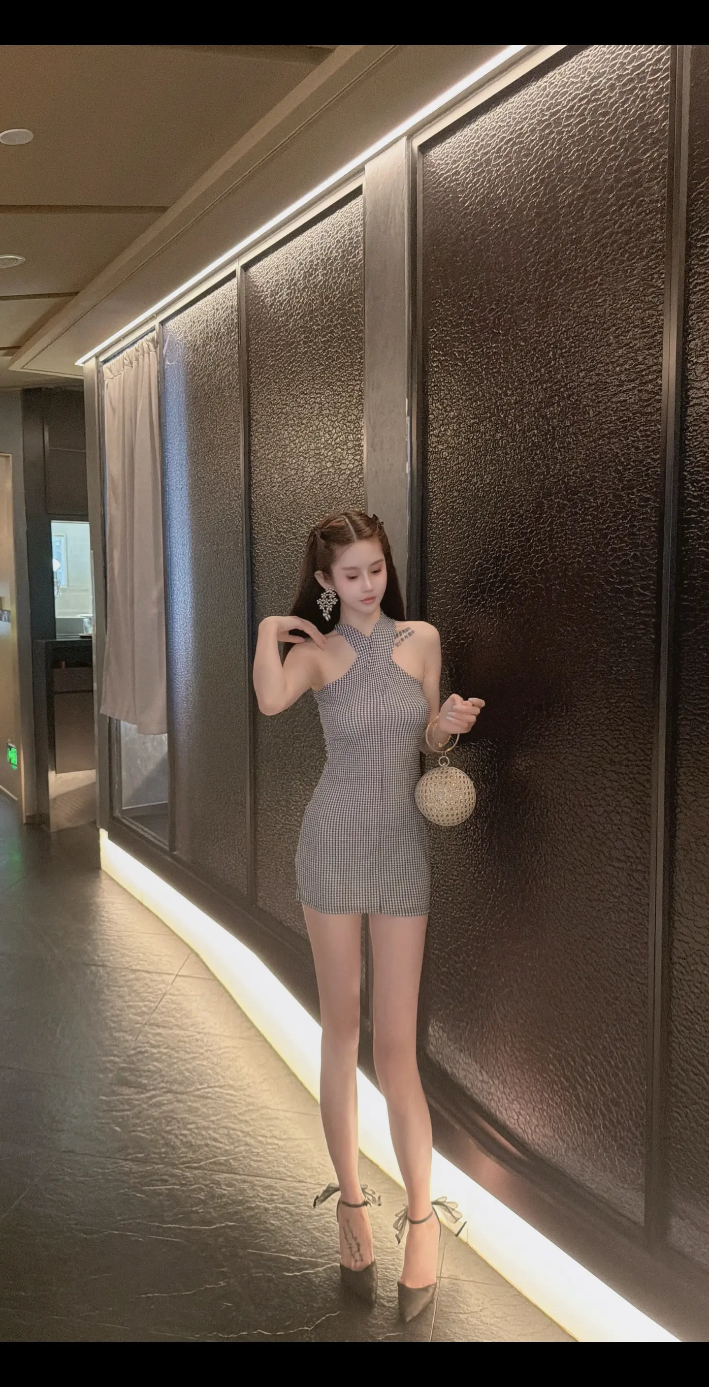 怎么舍得让你受尽冷风吹