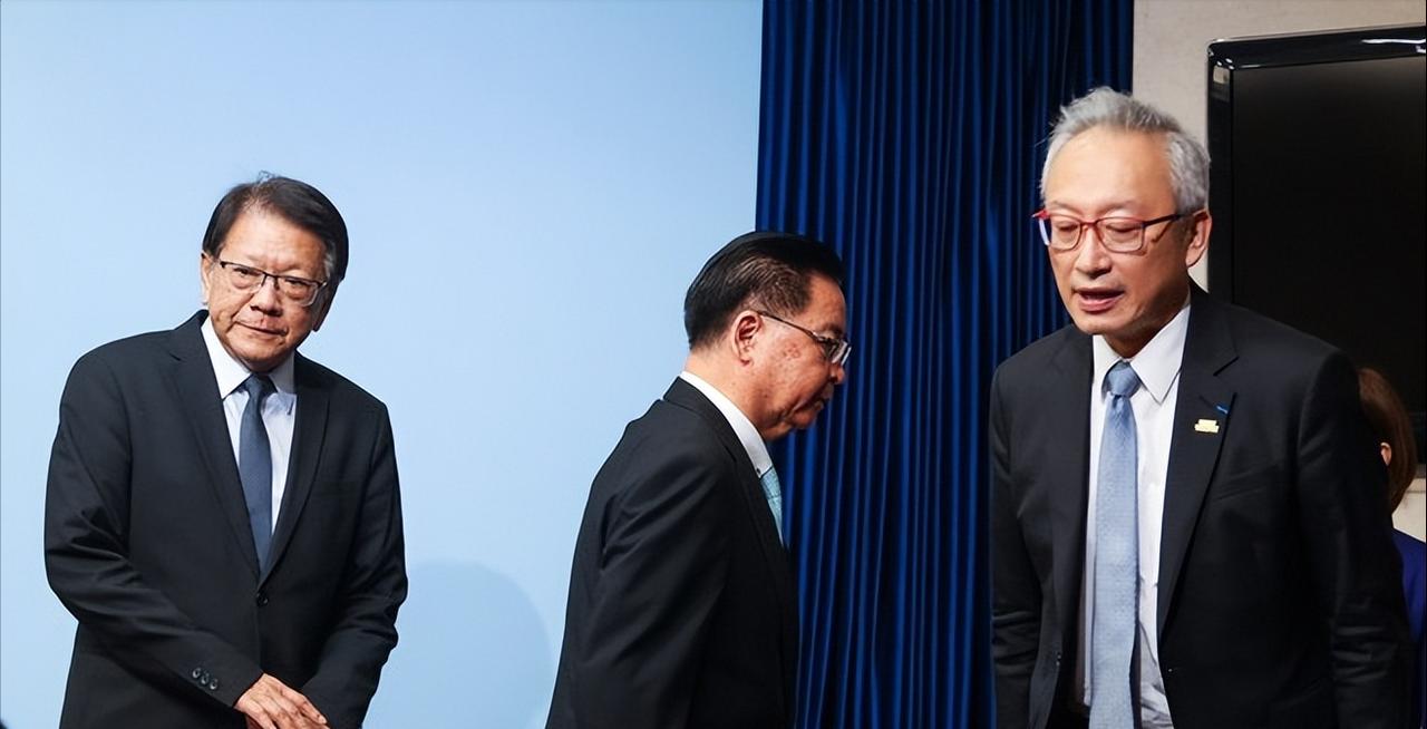 3国不许赖清德专机通过，台当局开会曝光同3国交涉内幕，高层脸色一个比一个难看！