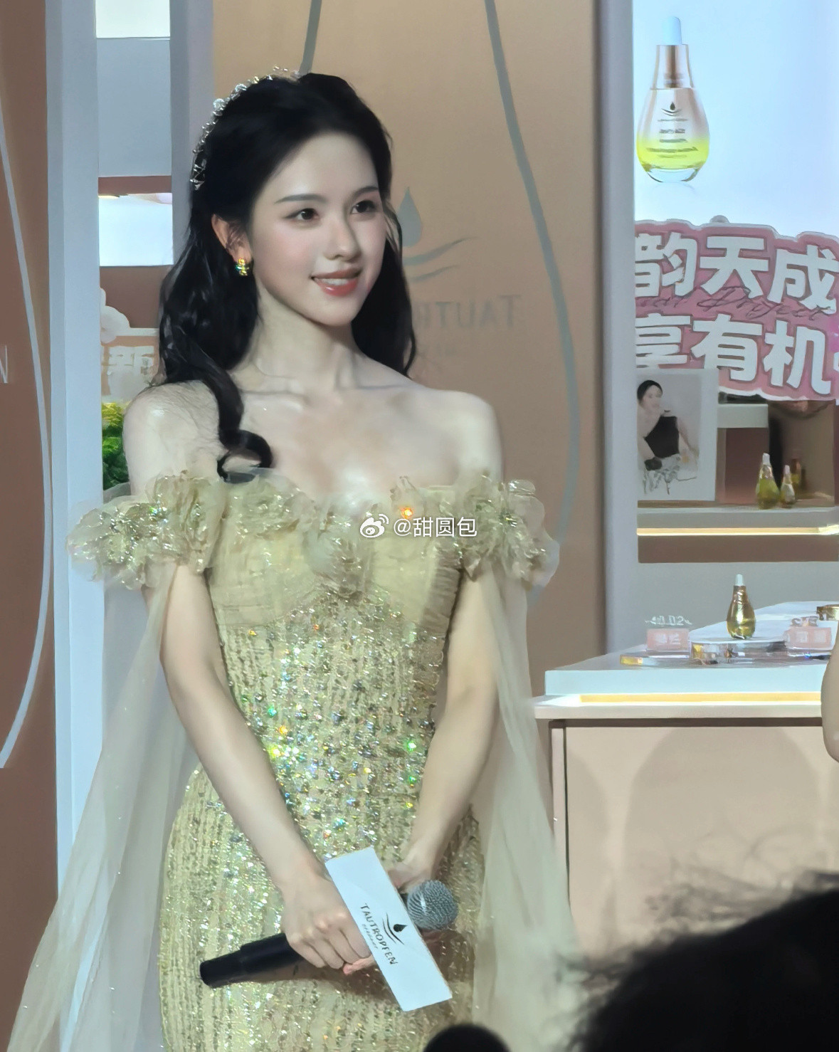 我丢！！！陈都灵现实中好恐怖啊……原相机没修还这么白白嫩嫩看电视一直都觉得她很