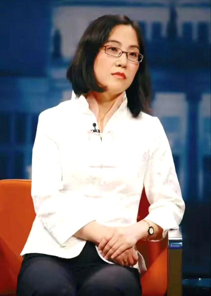 我宣布：最想不开的女人出现了！她就是毕业于北大的，同时还是李国庆的二婚妻子—