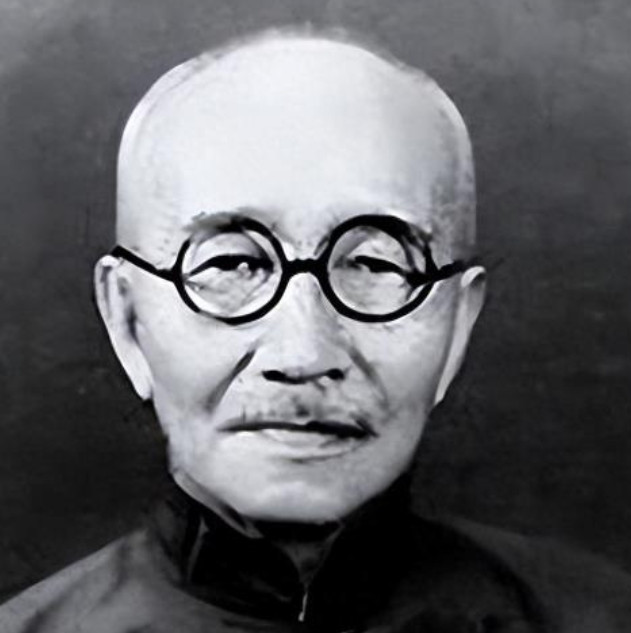 1924年，44岁的章士钊再次偷偷爱上一个歌女，后高调同居。妻子吴弱男知道后，带