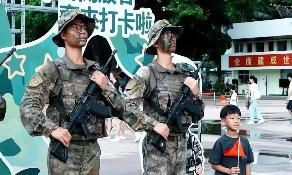 香港回归都快整整三十年了，在这座拥有七百多万常住人口的繁华大都市里，竟然到现在都