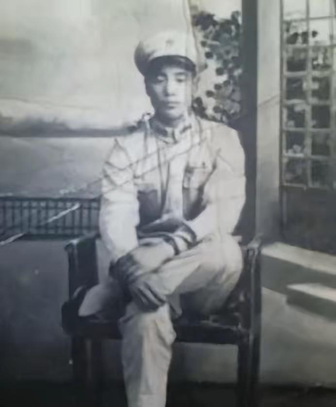 1982年，中国驻莫桑比克大使馆翻译唐健生做了一项疯狂举动，他杀光大使馆的所有人