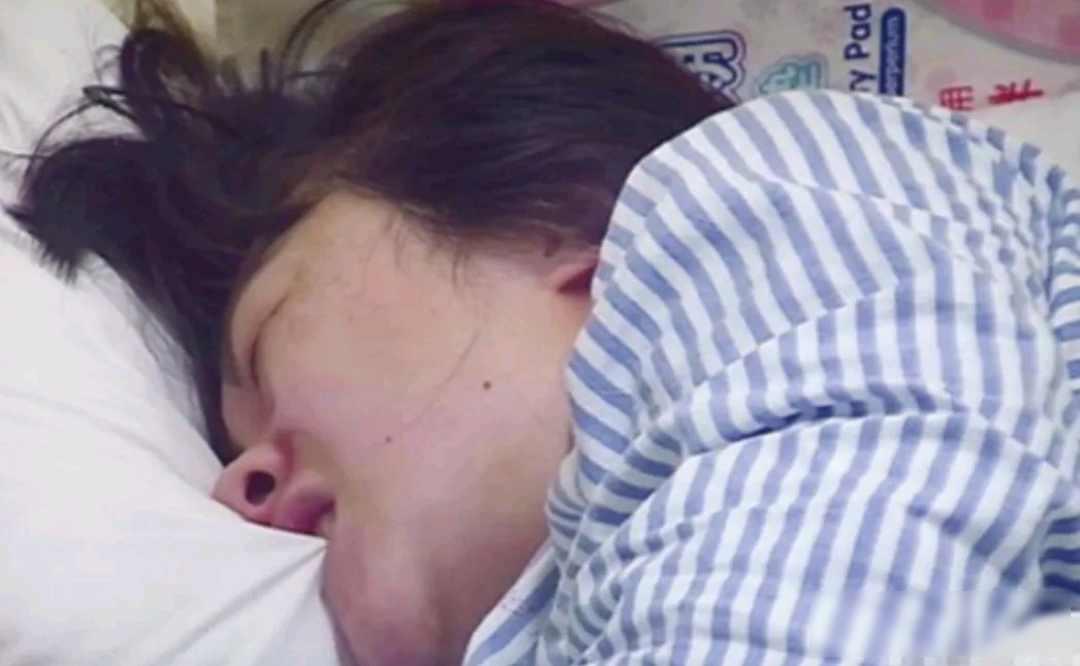 河南一聋哑女子难产，医生解开衣服一瞬间，肚子上面写着：“如果有危险，请先保孩子，