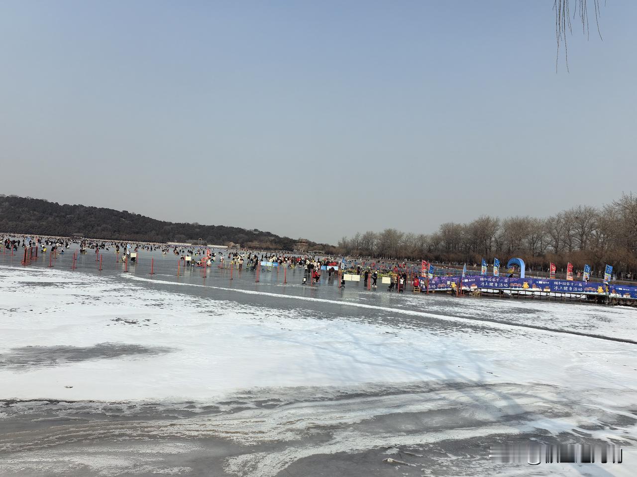 北京行，于老母亲来说，她最想看的已经看过了，上午半天时间计划带老母亲去颐和园看看