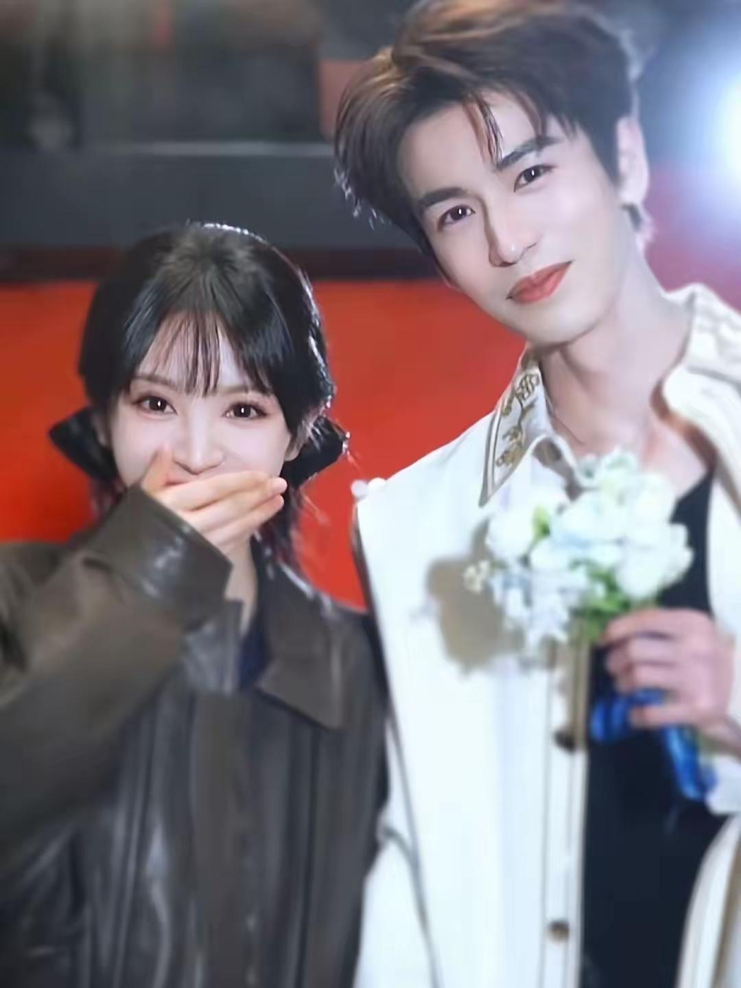 [吃瓜]张凌赫，长得帅就是福利好，一路“亲”过来——人人都有CP感[灵光一闪