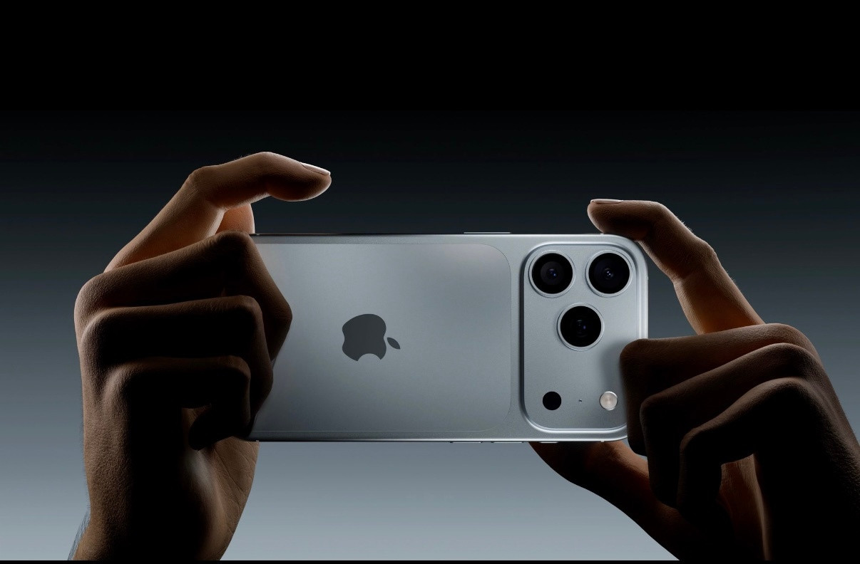 iPhone17Pro最新外观曝光变化挺大，镜头模组排列不变，新增爱马仕橙色（