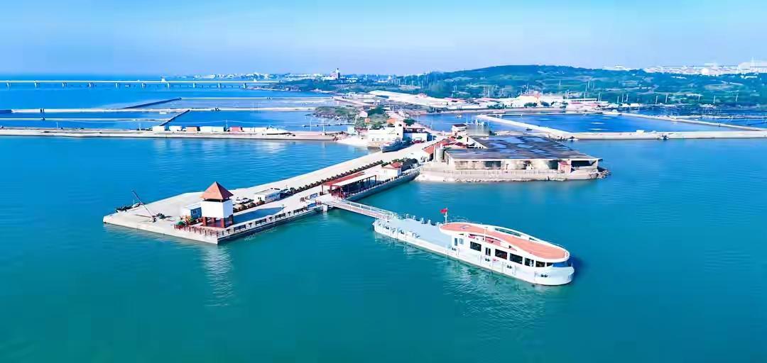 青岛再爆大动作！红岛码头55天闪电建成引爆胶州湾，海上夜航直跨跨海大桥震撼全国！