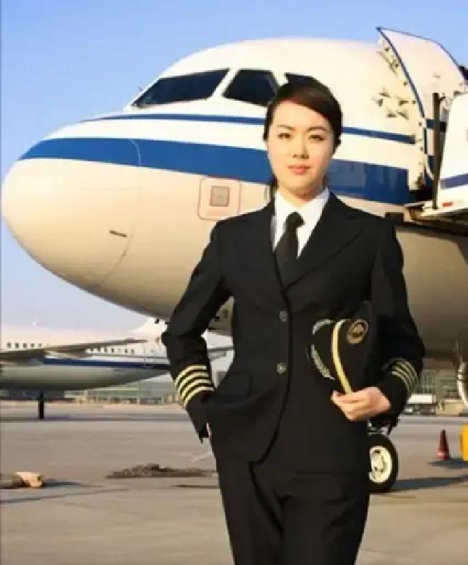 一声滴答，全机停飞！曼谷40℃下，国航女机长蹲地一摸，地勤脸都白了曼谷，气温