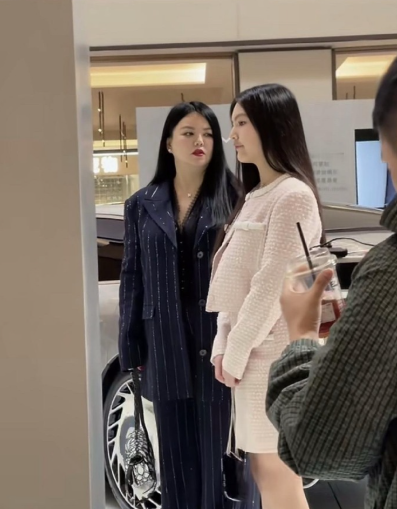 王诗龄嘴巴怎么像长了胡须一样啊，这是忘修图了吗​​​