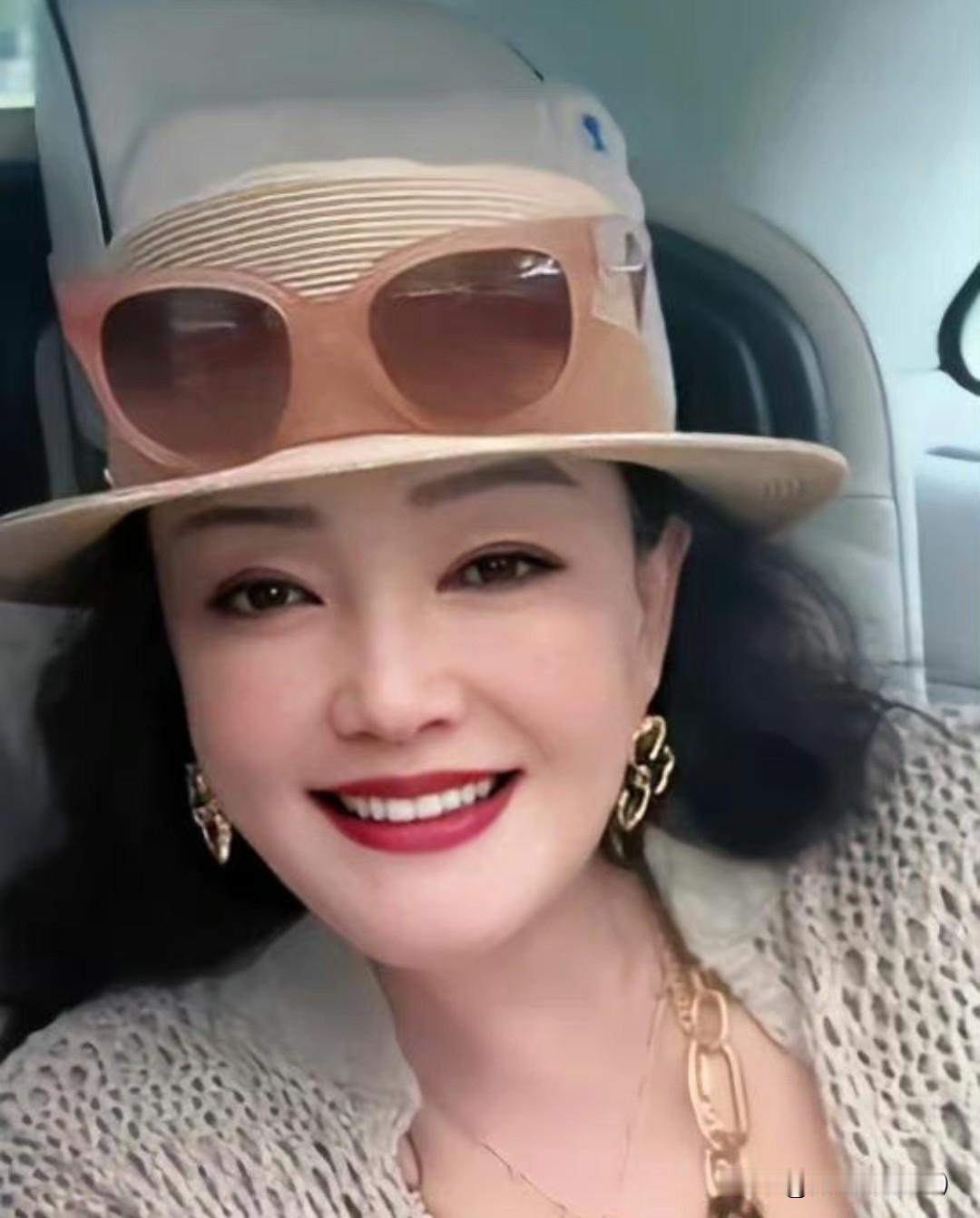 无数网友翘首以盼，终于等到兰姐更新动态！许久未发视频的兰姐，这次带来了满满的惊喜