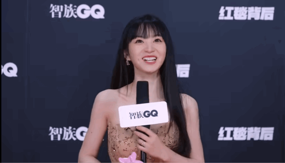 张艺兴贴脸田曦薇怎么没人审判