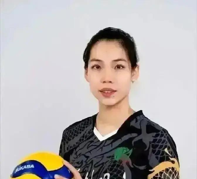 92公里发球打懵意甲冠军！庄宇珊昨天把科内利亚诺轰到暂停两次。18分，六成