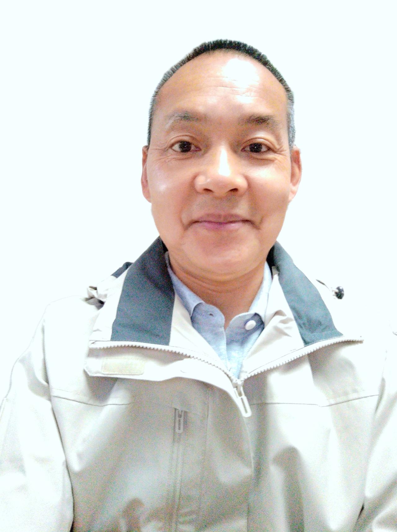 生活就像一场漫长的旅程，不必行色匆匆，日子慢慢过，心情自然能好好过。眼里有光，心