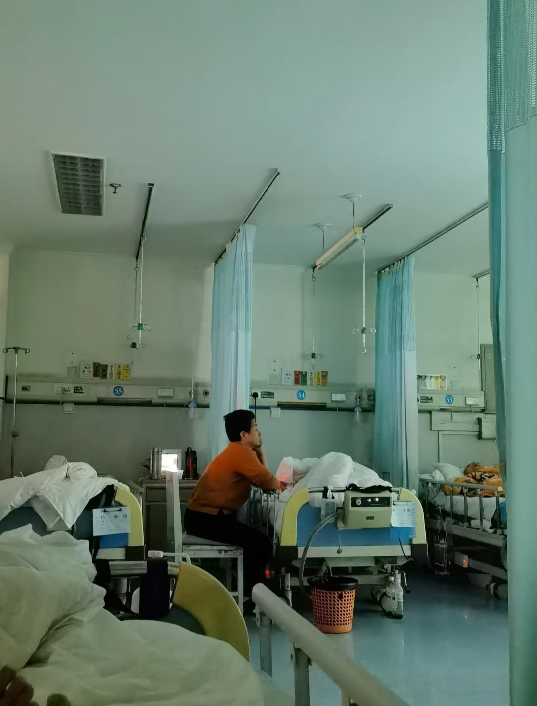 老公从小5岁父亲去世15岁母亲去世上面就只有一个哥哥哥哥结婚的早是嫂子既