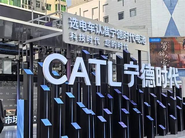 本来以为，掌握着新能源车最核心命脉的宁德时代，还能再上几个台阶，万万没有想到，宁德时代最近正在经历至
